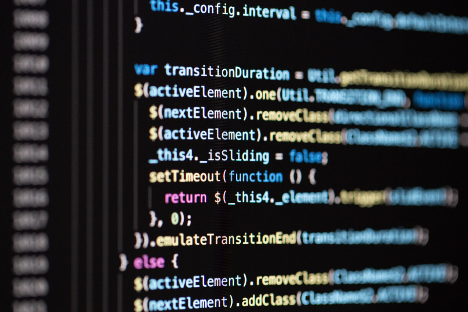 Écran affichant du code source en couleurs